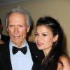 Clint Eastwood et Dina lors des Governors Awards à Los Angeles le 13 novembre 2010