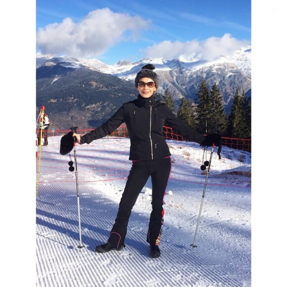 Catherine Zeta-Jones pose au ski. (Photo posté le 26 décembre 2014)