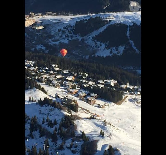 Le lieu de villégiature dans les Alpes de Catherine Zeta-Jones pour ses vacances de Noël en famille. (Photo postée le 24 décembre 2014)