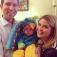  Jenna Bush pose avec son mari Henry Hager et leur fille Mila, le 1er novembre 2013. 