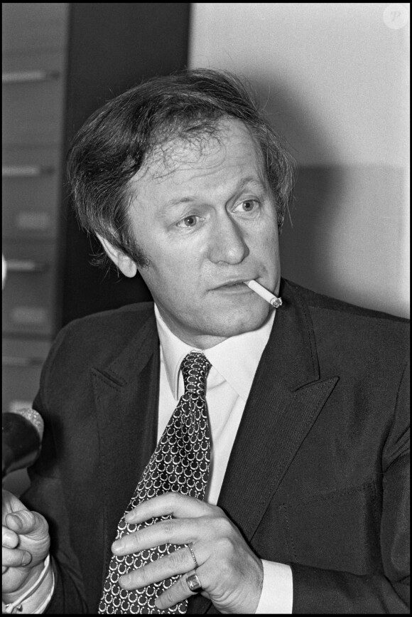 Jacques Chancel dans les studios de France Inter en 1970.