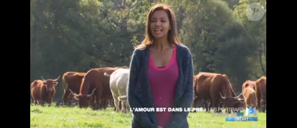 Karine Le Marchand dans la bande-annonce de L'amour est dans le pré 2015, sur M6, ce lundi 5 janvier 2015
