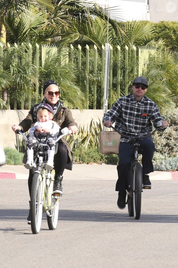 Pink s'est offert une journée détente avec son mari Carey Hart et la petite Willow, le 4 janvier 2015 à Los Angeles.