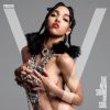 FKA twigs se dévoile en petite tenue sur une des quatre couvertures du numéro V93 du magazine V. Printemps 2015. Photo par Inez et Vinoodh.