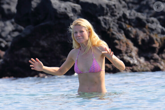 Gwyneth Paltrow passe ses vacances de Noel en famille a Hawaii. le 1er janvier 2014