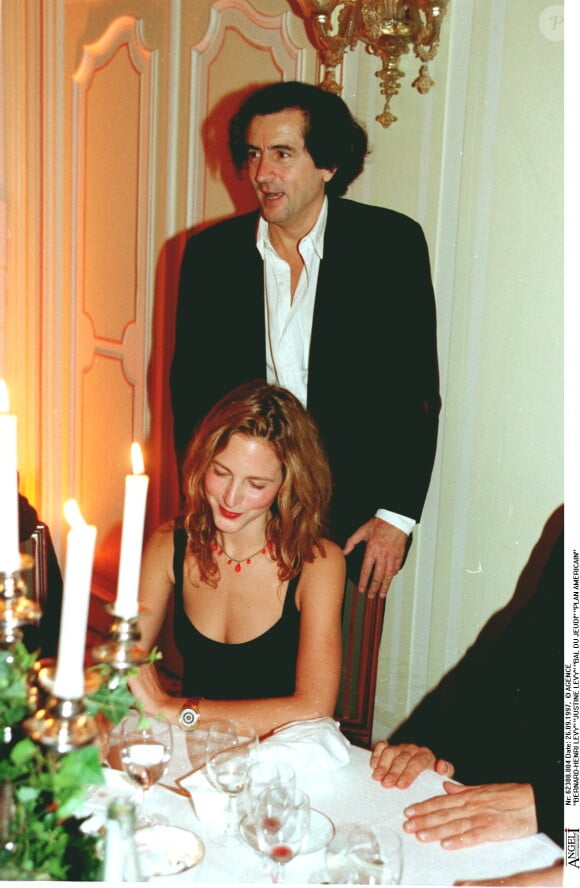 Bernard-Henri Lévy avec sa fille Justine au Bal du jeudi en 1997