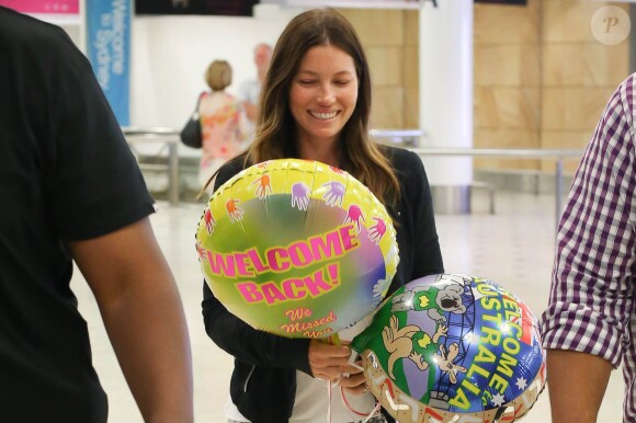 Jessica Biel arrive à l'aéroport de Sydney pour rejoindre son mari Justin Timberlake, le 29 septembre 2014.