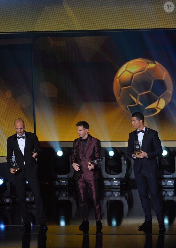 Arjen Robben, Lionel Messi et Cristiano Ronaldo lors de la soirée du Ballon d'Or 2014 à Zurich, le 12 janvier 2015