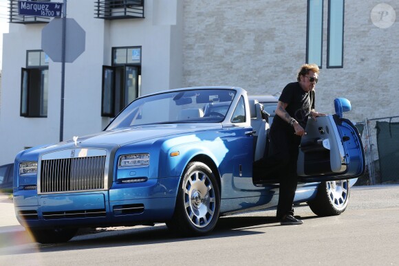 Johnny Hallyday a abîmé sa voiture alors qu'il se rendait à son cours de gym, à Los Angeles, le vendredi 16 janvier 2015.