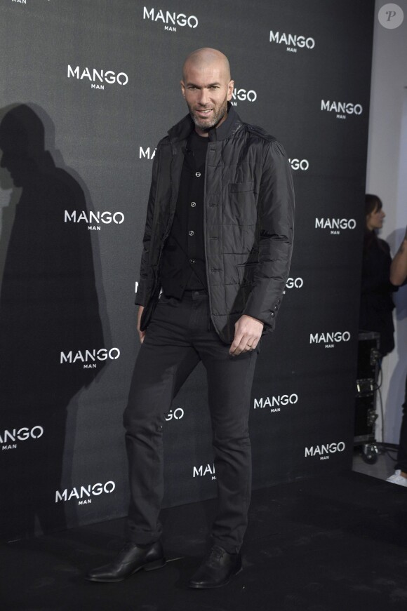 Zinédine Zidane, nouvelle égérie de la marque Mango, lors de son arrivée à la présentation de la nouvelle campagne de pub de la marque à Madrid, le 19 janvier 2015