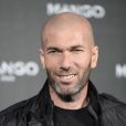 Zinédine Zidane, nouvelle égérie souriante de la marque Mango, lors de la présentation de la nouvelle campagne de pub de la marque à Madrid, le 19 janvier 2015