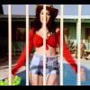 Charli XCX dans son clip Doing it – en featuring avec Rita Ora