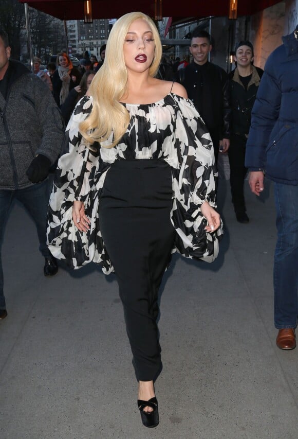 Lady Gaga dans les rues de New York, le 18 décembre 2014.