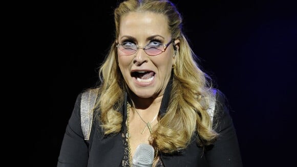 Anastacia figée par le Botox ? Ses drôles de grimaces prouvent le contraire !