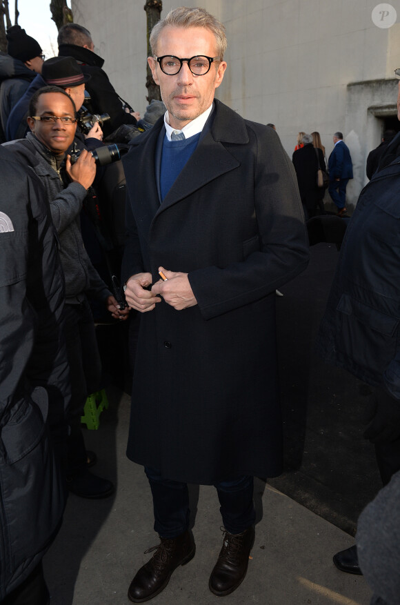 Lambert Wilson au défilé de mode hommes Dior collection prêt-à-porter Automne Hiver 2015/2016 au Tennis Club de Paris le 24 janvier 2015.