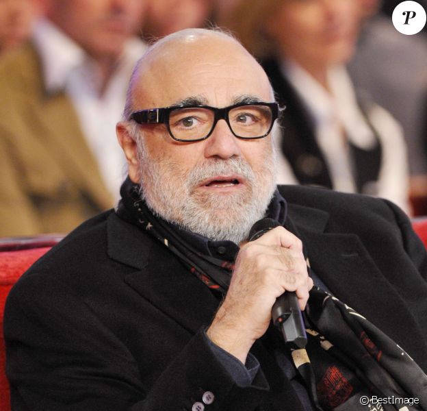 Demis Roussos Mort à 68 ans du mythique chanteur grec Purepeople Demis Roussos Mort à 68 ans du mythique chanteur grec Purepeople