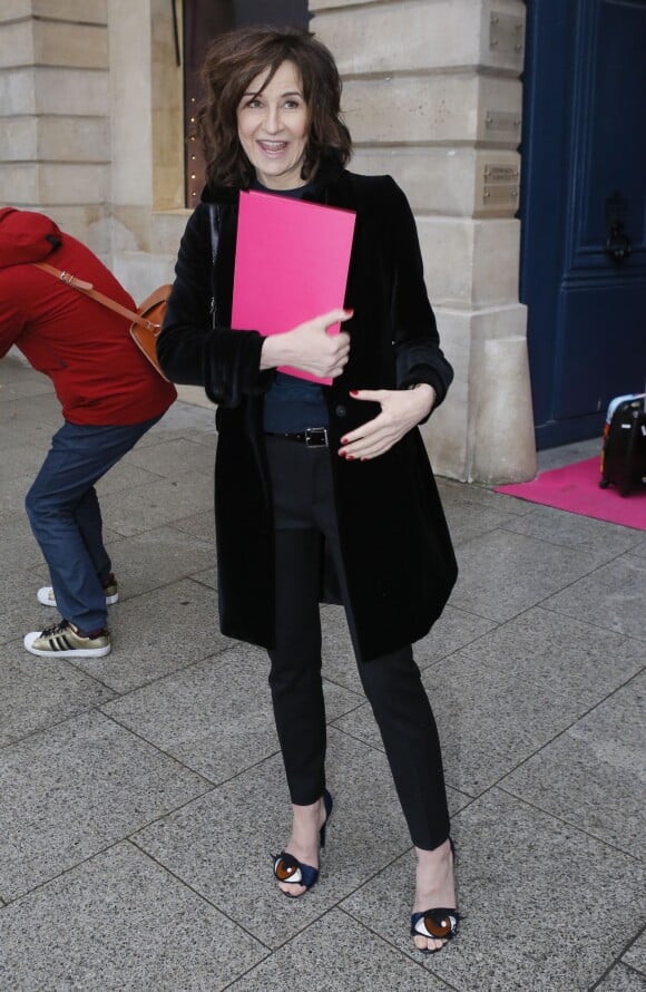 Valérie Lemercier - People à la sortie du défilé de mode Schiaparelli collection Haute Couture printemps-été 2015/2016 à Paris le 26 janvier 2015.