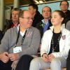 Le prince Albert II de Monaco et la princesse Caroline de Hanovre encouragent la princesse Alexandra de Hanovre qui présentait son programme long de patinage au Festival olympique de la jeunesse européenne (FOJE) d'hiver 2015, le 28 janvier à Dornbirn, en Autriche.