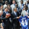 Barack Obama recevant le 8 juin 2012 Eli Manning et les Giants de New York à la Maison Blanche, à Washington, après leur victoire dans le Super Bowl la même année.