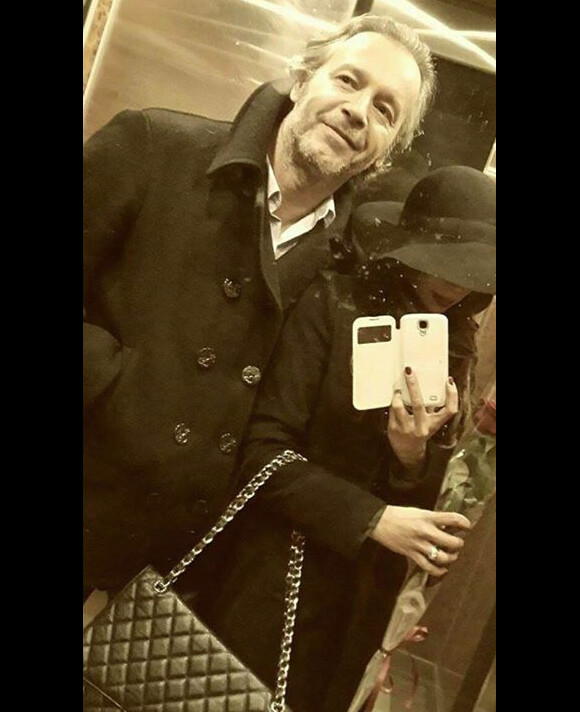 Jean-Michel Maire et Farah posent pour un selfie. Le couple a donc renoué et Farah continue de préserver son anonymat. Le 30 janvier 2015.