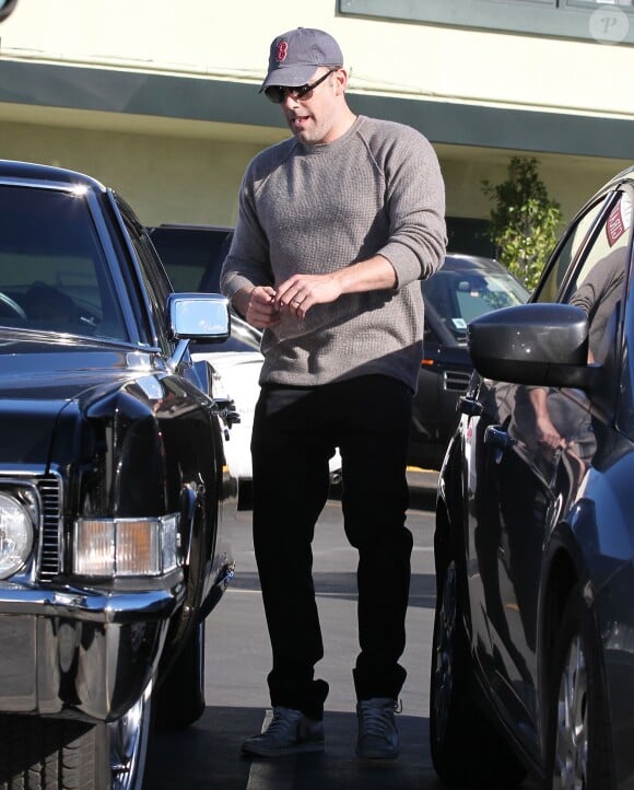 Ben Affleck se rend au Farmers Market avec ses enfants Violet, Seraphina et Samuel à Pacific Palisades, le 1er février 2015.