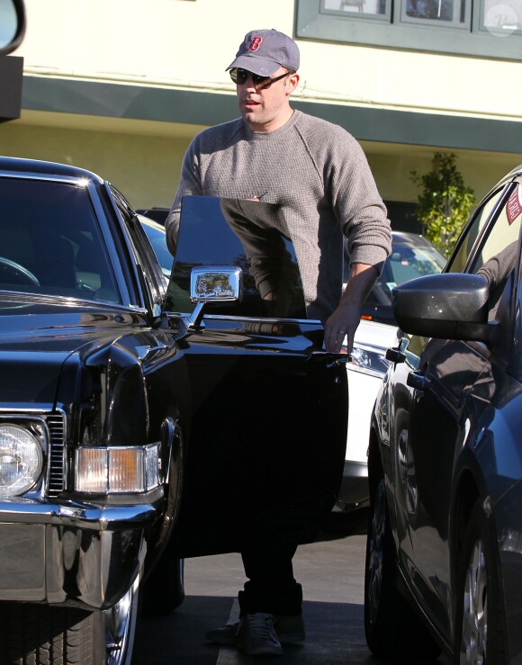Ben Affleck se rend au Farmers Market avec ses enfants Violet, Seraphina et Samuel à Pacific Palisades, le 1er février 2015.