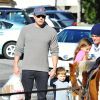 Ben Affleck se rend au Farmers Market avec ses enfants Violet, Seraphina et Samuel à Pacific Palisades, le 1er février 2015.