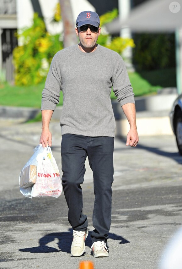Ben Affleck se rend au Farmers Market avec ses enfants Violet, Seraphina et Samuel à Pacific Palisades, le 1er février 2015.