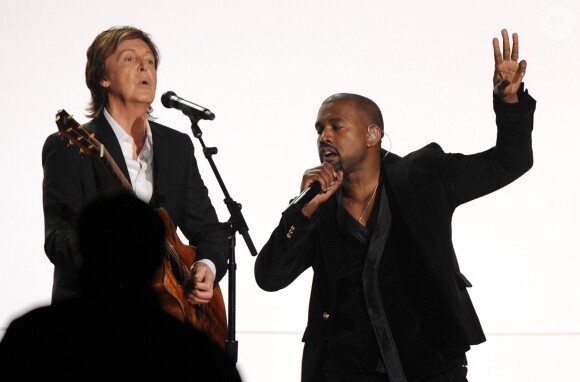 Paul McCartney et Kanye West interprètent "FourFiveSeconds" lors des 57e Grammy Awards au Staples Center. Los Angeles, le 8 février 2015.