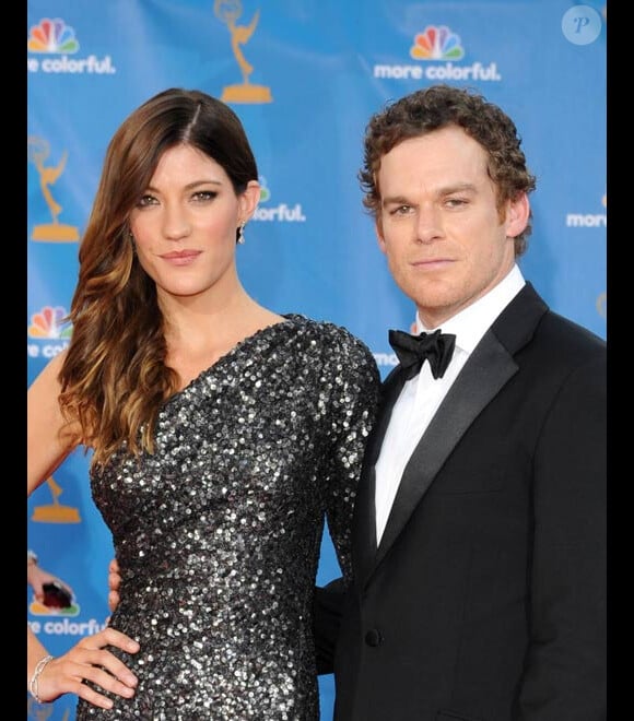 Michael C. Hall et son ex-femme Jennifer Carpenter posent lors des Emmy Awards en septembre 2009.