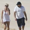 Pamela Anderson et son mari Rick Salomon passent une journée sur une plage à Hawaii Le 27 décembre 2014  51614252 Blonde-haired actress Pamela Anderson and her on/off husband Rick Salomon enjoy a relaxing stroll on the beach in Oahu, Hawaii on December 26, 2014. Pamela recently spoke about her rekindled relationship with Rick saying, "It's good! We're good friends! I think that?s kind of what makes it special.27/12/2014 - HAWAI