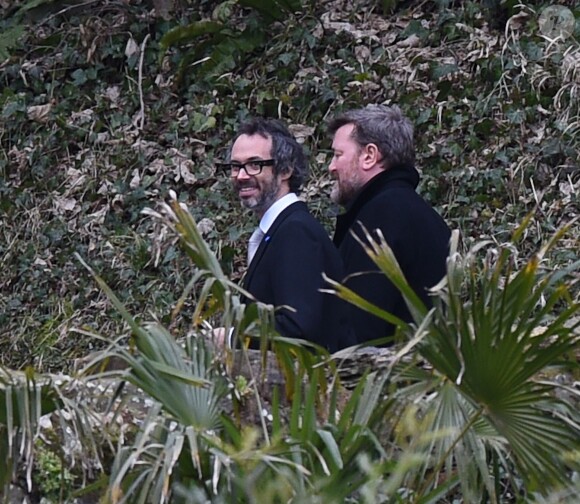 Arrivée des invités au mariage de Benedict Cumberbatch et Sophie Hunter en l'église St. Peter and St. Paul à Mottistone sur l'île de Wight, le 14 février 2015.