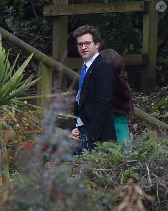 Arrivée des invités au mariage de Benedict Cumberbatch et Sophie Hunter en l'église St. Peter and St. Paul à Mottistone sur l'île de Wight, le 14 février 2015.