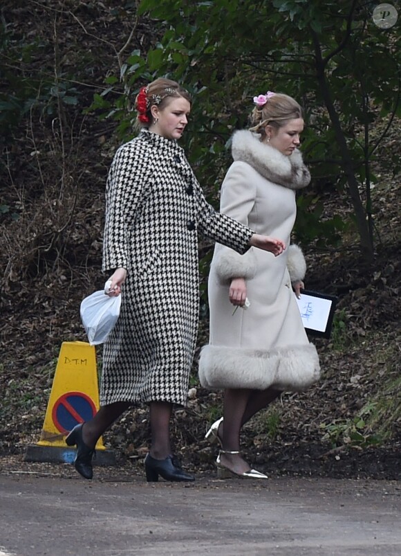Arrivée des invités au mariage de Benedict Cumberbatch et Sophie Hunter en l'église St. Peter and St. Paul à Mottistone sur l'île de Wight, le 14 février 2015.