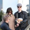 Benedict Cumberbatch et Sophie Hunter, au lendemain de leur mariage, sortant d'un pub sur l'île de Wight le 15 février 2015.