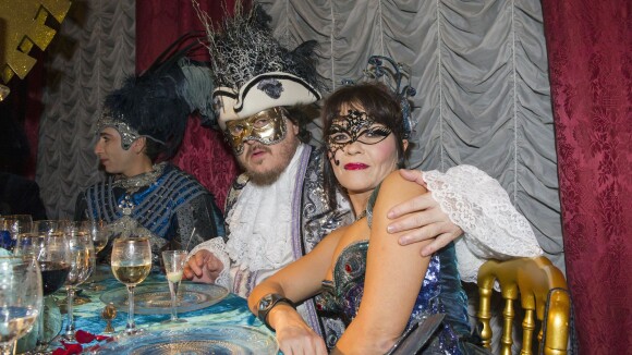 Zucchero : Costumé à Venise avec sa belle Francesca Mozer pour la Saint-Valentin