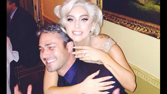 Lady Gaga fiancée: Taylor Kinney l'a demandée en mariage, elle exhibe sa bague !
