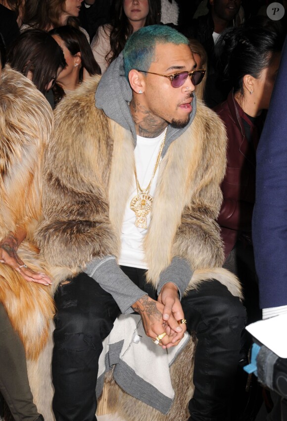 Chris Brown assiste au défilé Michael Costello automne-hiver au Salon du Lincoln Center.New York, le 17 février 2015.