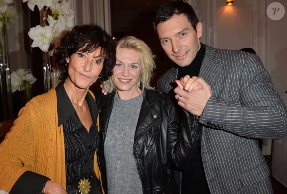 Chrystelle Labaude, Franck Sémonin et Virginie Caliari participent au cocktail pour fêter le 100e épisode de la série Section de recherches et le lancement de la diffusion de la 9e saison, à Paris, le 5 février 2015.
