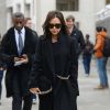 Victoria Beckham arrive à la cathédrale Saint-Paul pour la messe commérative en l'honneur du professeur Louise Wilson. Londres, le 20 février 2015.