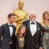Laura Dern, son père Bruce Dern et les enfants Ellery et Jaya Harper - 87e cérémonie des Oscars à Hollywood, le 22 février 2015.