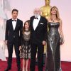 Laura Dern, son père Bruce Dern et les enfants Ellery et Jaya Harper - 87e cérémonie des Oscars à Hollywood, le 22 février 2015.