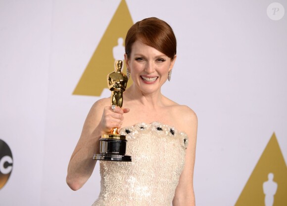 Julianne Moore - Press Room lors de la 87e cérémonie des Oscars à Hollywood, le 22 février 2015.
