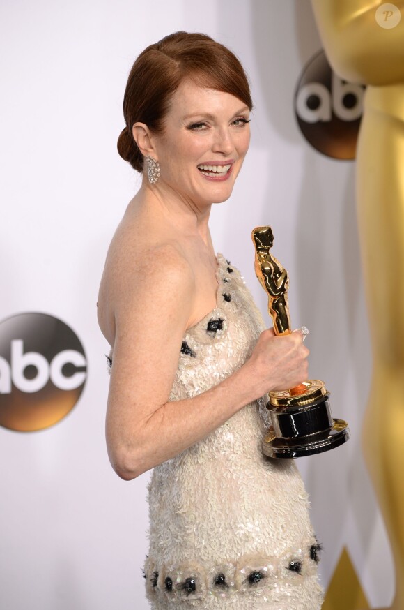 Julianne Moore - Press Room lors de la 87e cérémonie des Oscars à Hollywood, le 22 février 2015.