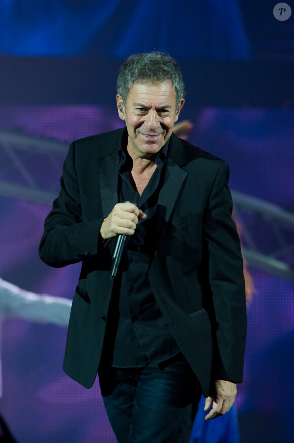 Le chanteur François Feldman - Concert "Stars 80" au Palais omnisports de Paris-Bercy à Paris, le 21 decembre 2013.