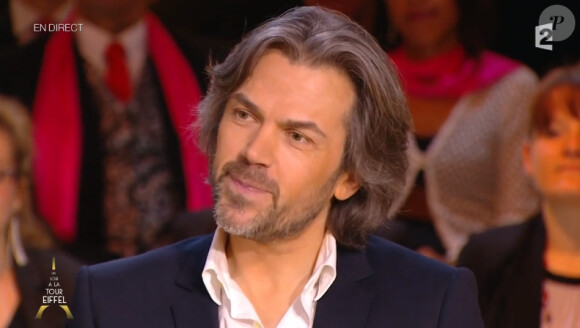 Aymeric Caron, invité dans Un soir à la tour Eiffel sur France 2, le mercredi 25 février 2015.