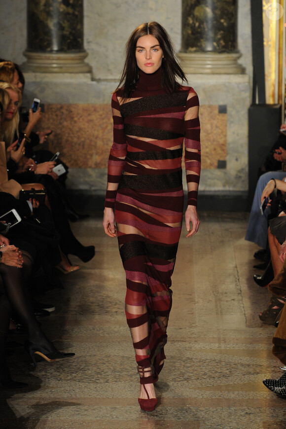 Hilary Rhoda défile pour Emilio Pucci (collection automne-hiver 2015-2016) à Milan. Le 28 février 2015.