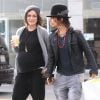 Exclusif - L'actrice Sara Gilbert, enceinte, et sa femme Linda Perry font du shopping à Los Angeles, le vendredi 20 février 2015.