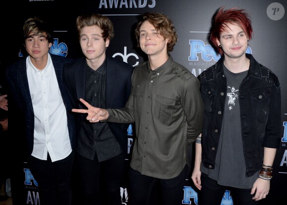 5 Seconds of Summer aux People Magazine Awards à Los Angeles, le 18 décembre 2014.