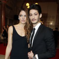 Pierre Niney et sa girlfriend Natasha Andrews : ''Apprendre avec le coeur''